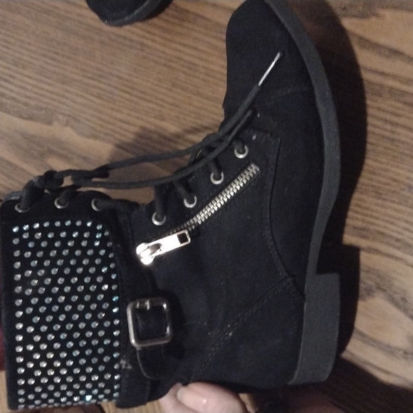 Piper black boots kids size 2 - Picture 3 of 4